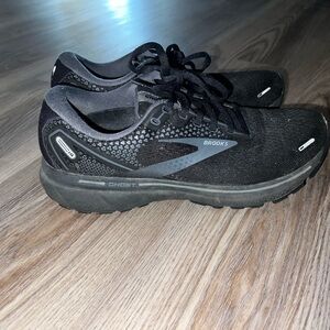 Brooks Ghost 14 running shoes Black/Ebony color way